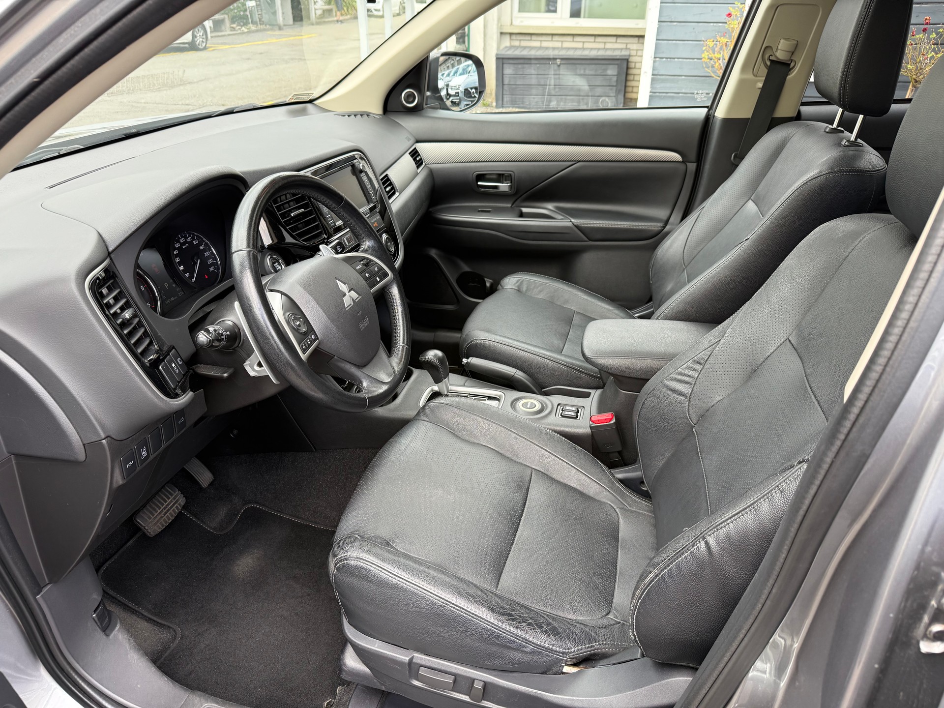 MITSUBISHI Outlander 2.2 DID Navigator Safety-image-8