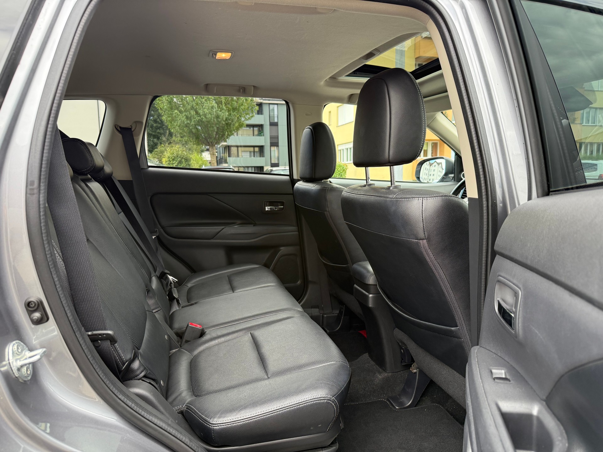 MITSUBISHI Outlander 2.2 DID Navigator Safety-image-16