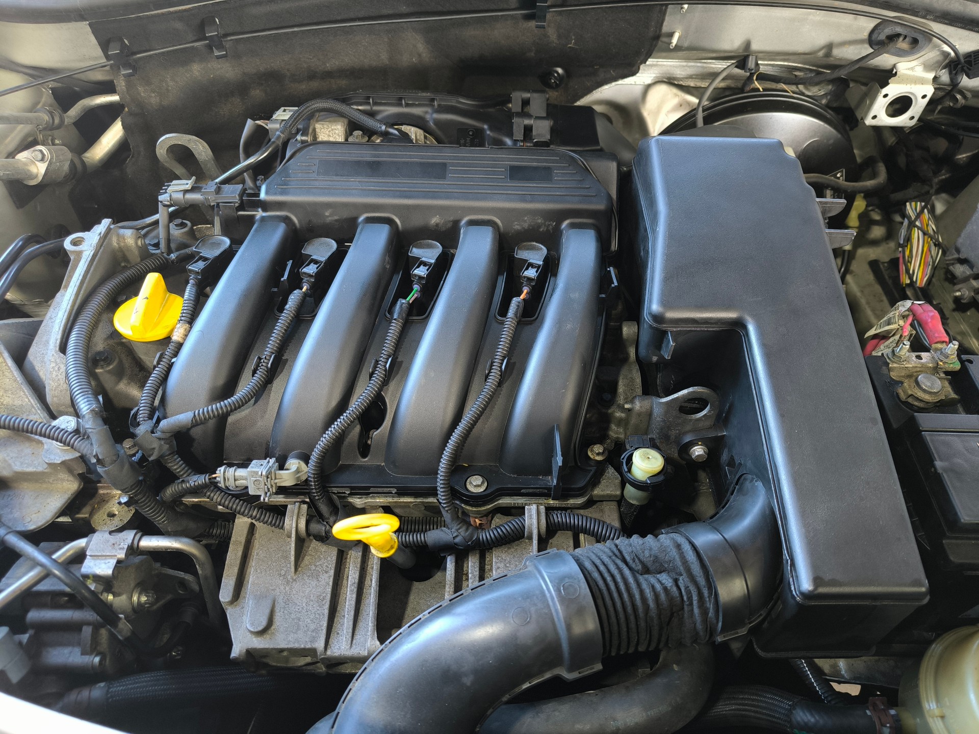 DACIA Duster 1.6 Lauréate 4x4-image-6