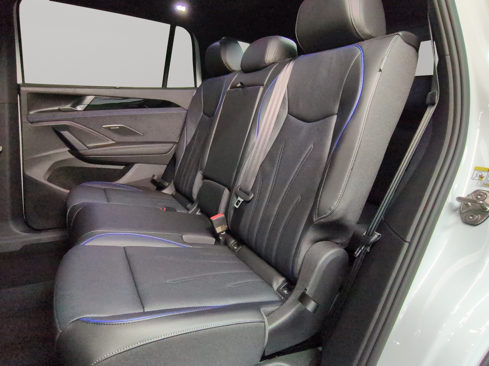 VW Tayron 2.0 TSI R-Line Plus DSG 4Motion-image-8