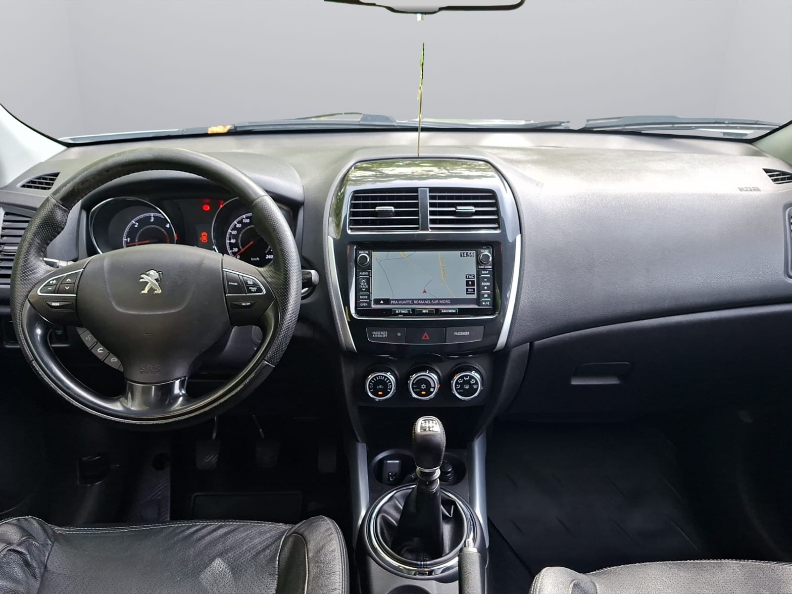 PEUGEOT 4008 1.8 HDi Allure 4WD-image-13