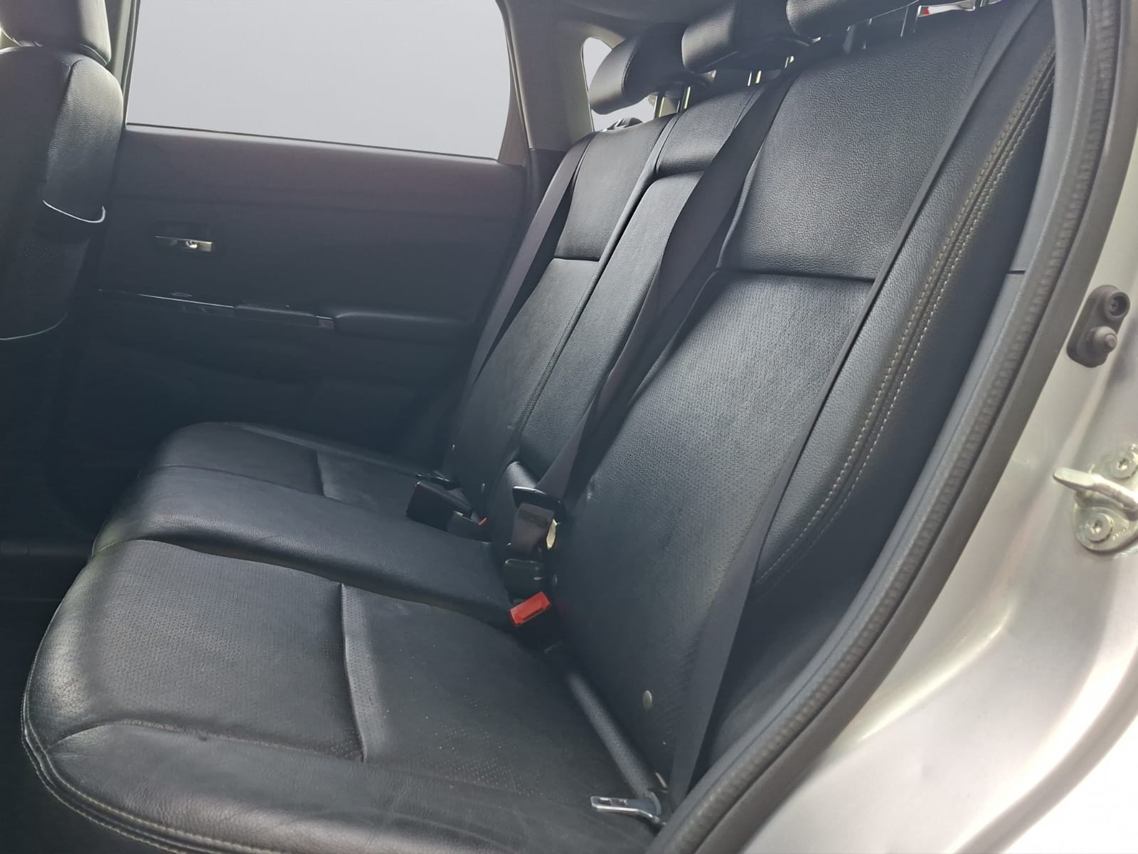 PEUGEOT 4008 1.8 HDi Allure 4WD-image-9