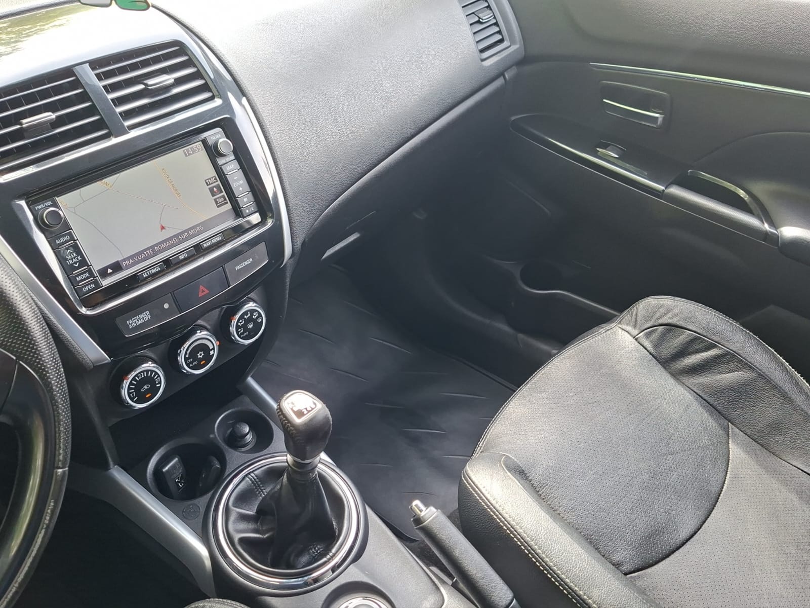 PEUGEOT 4008 1.8 HDi Allure 4WD-image-15