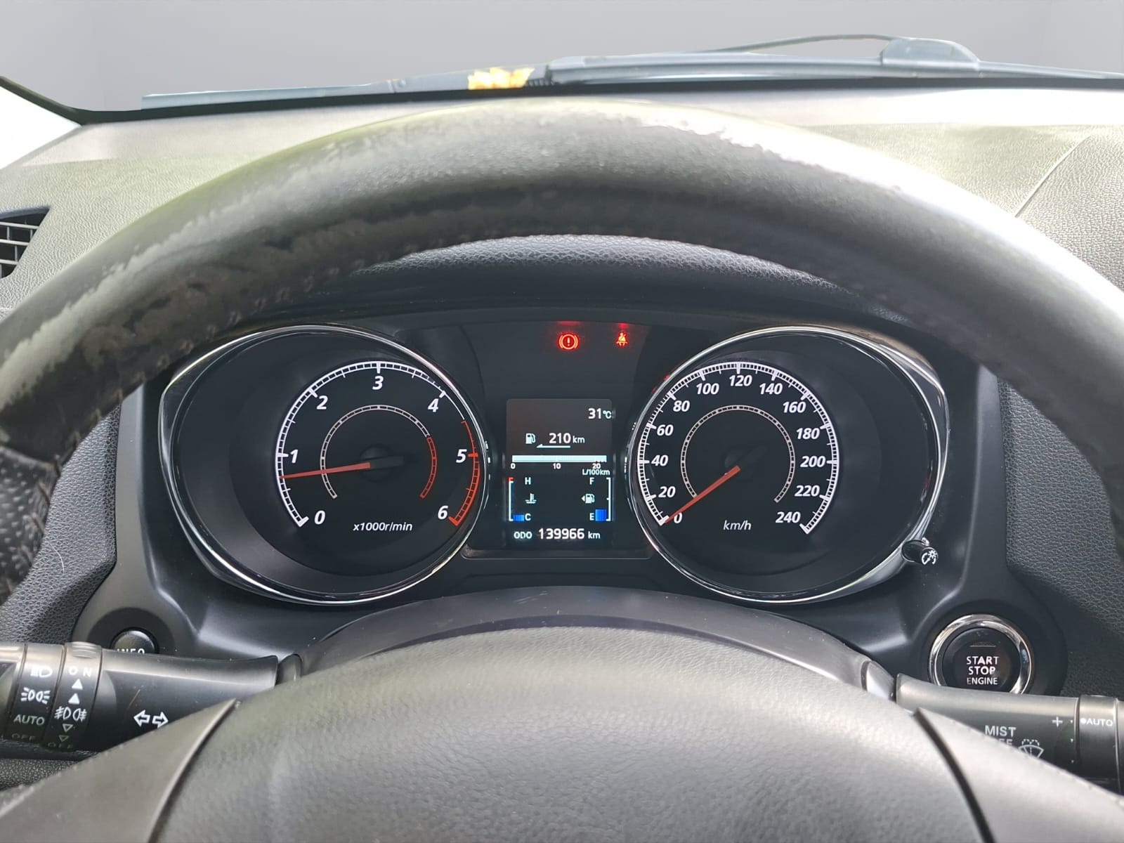 PEUGEOT 4008 1.8 HDi Allure 4WD-image-19
