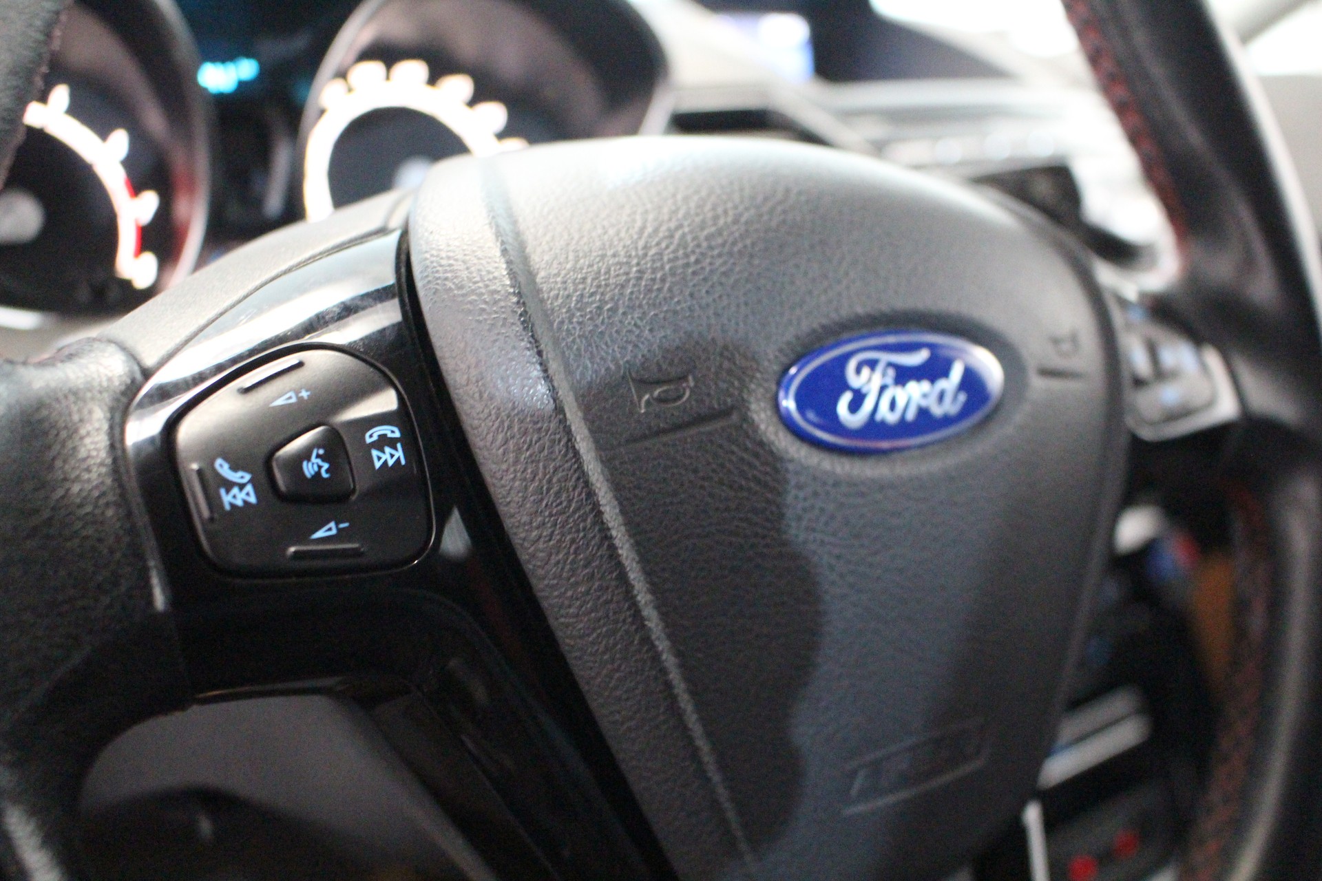 FORD Fiesta 1.0 EcoB 140 Sport Red-image-11