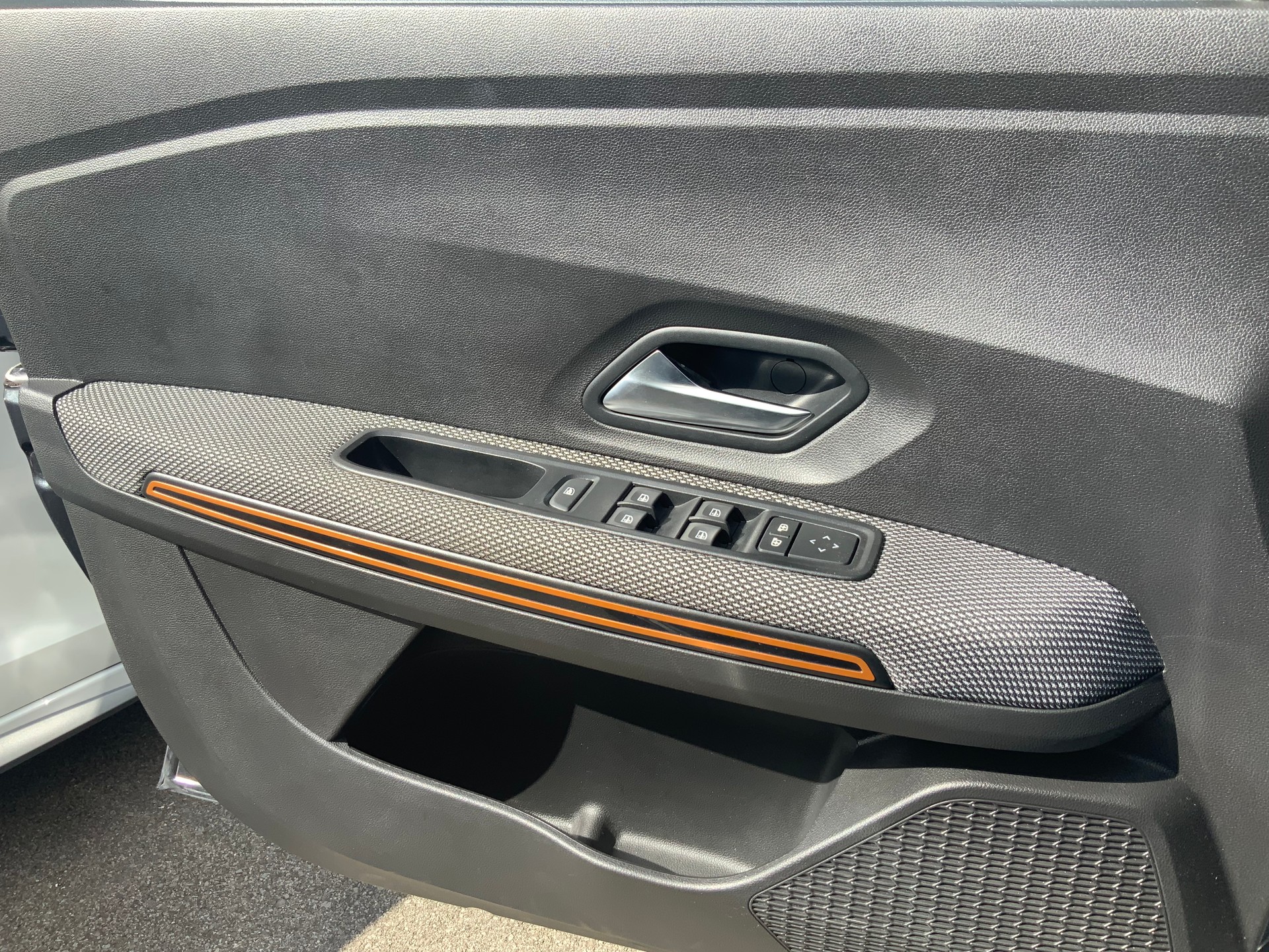 DACIA Sandero Stepway TCe 90 Comfort CVT-image-3