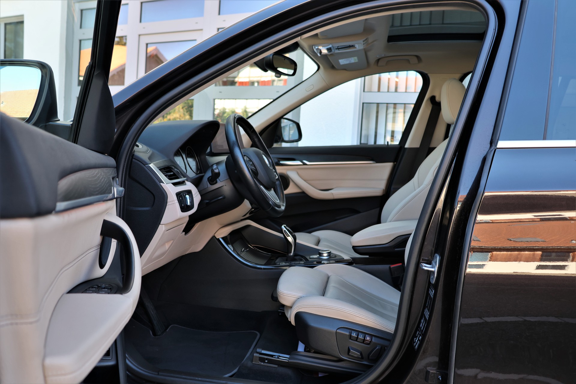BMW X1 xDrive 20i xLine Steptronic (CH)-image-8