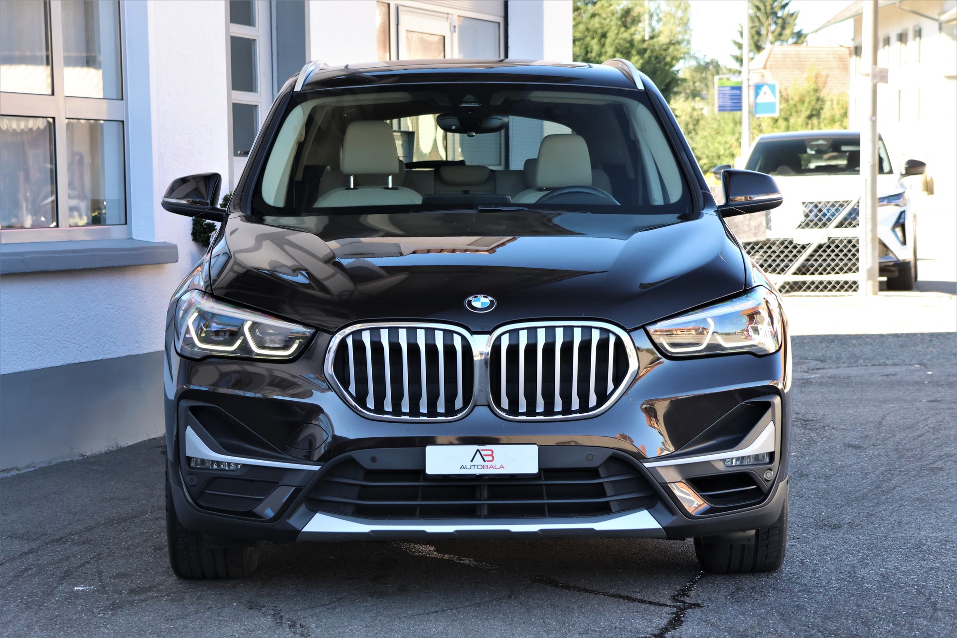 BMW X1 xDrive 20i xLine Steptronic (CH)-image-1