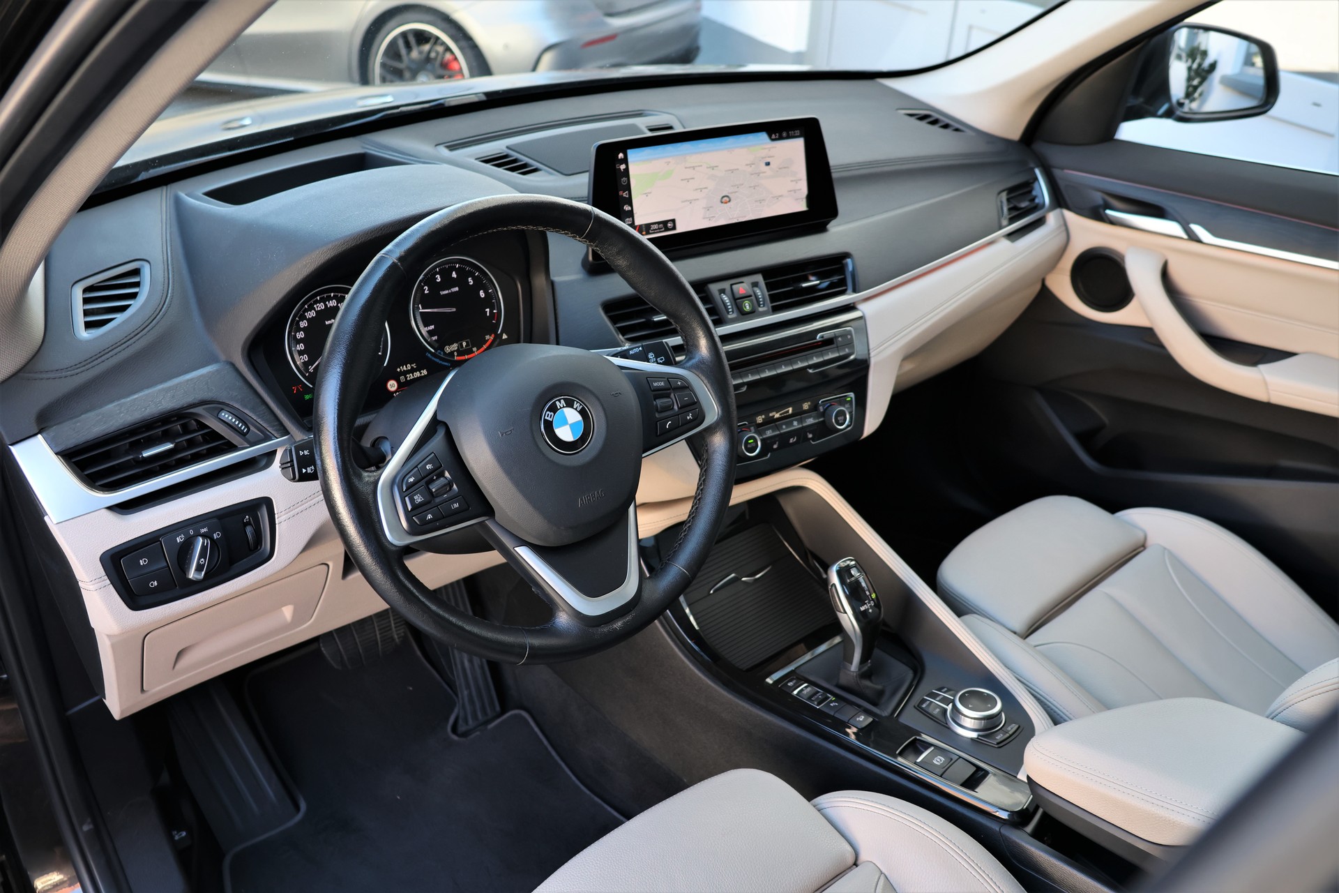 BMW X1 xDrive 20i xLine Steptronic (CH)-image-9