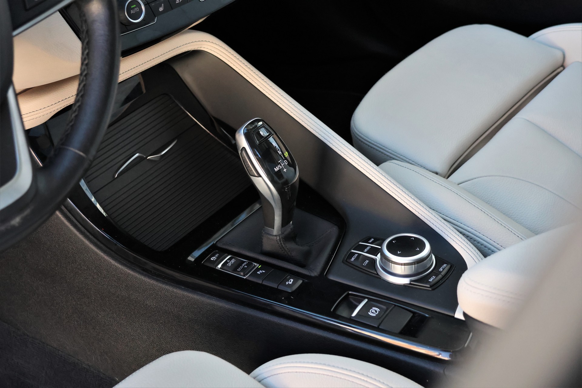 BMW X1 xDrive 20i xLine Steptronic (CH)-image-10