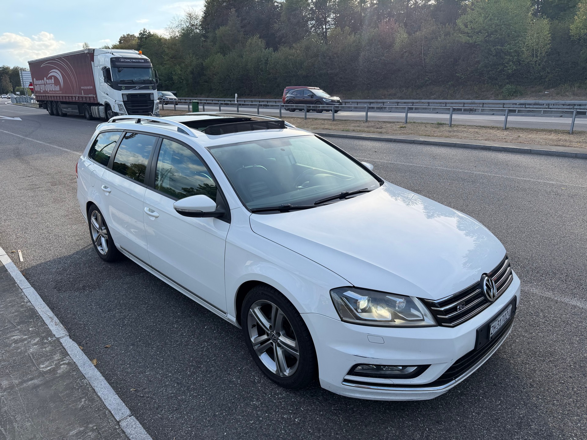 VW 2.0 TDI R-Line-image-1