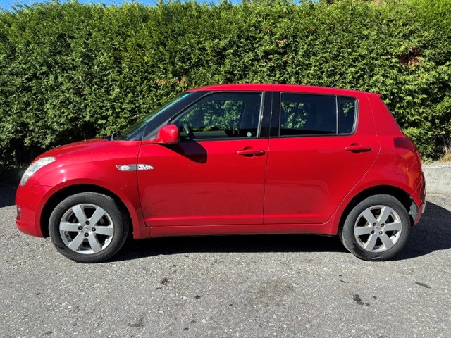SUZUKI Swift 1.3i 16V GL Top 4x4-image-2