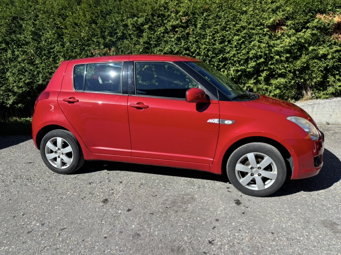 SUZUKI Swift 1.3i 16V GL Top 4x4-image-3