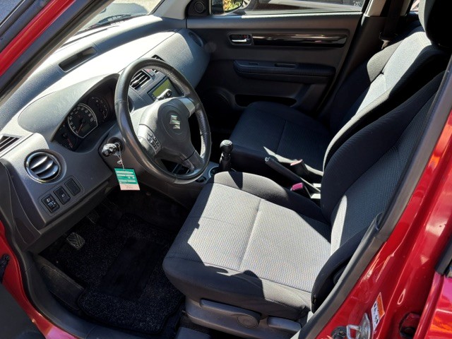 SUZUKI Swift 1.3i 16V GL Top 4x4-image-7