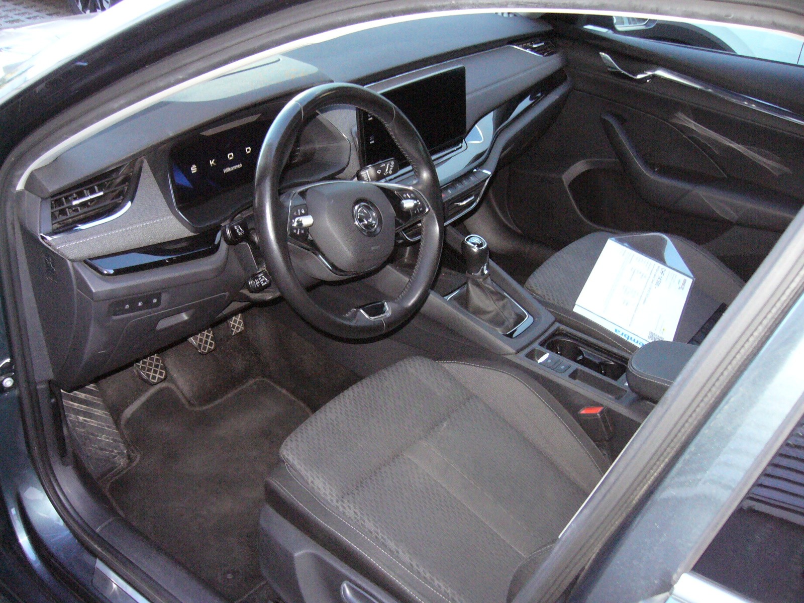 SKODA Octavia Combi 1.5 TSI ACT EVO Ambition-image-4