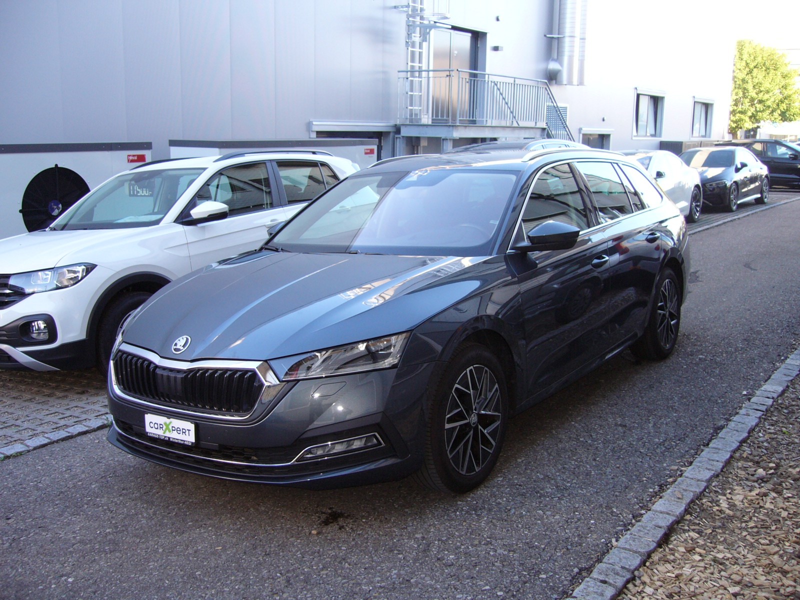 SKODA Octavia Combi 1.5 TSI ACT EVO Ambition-image-1