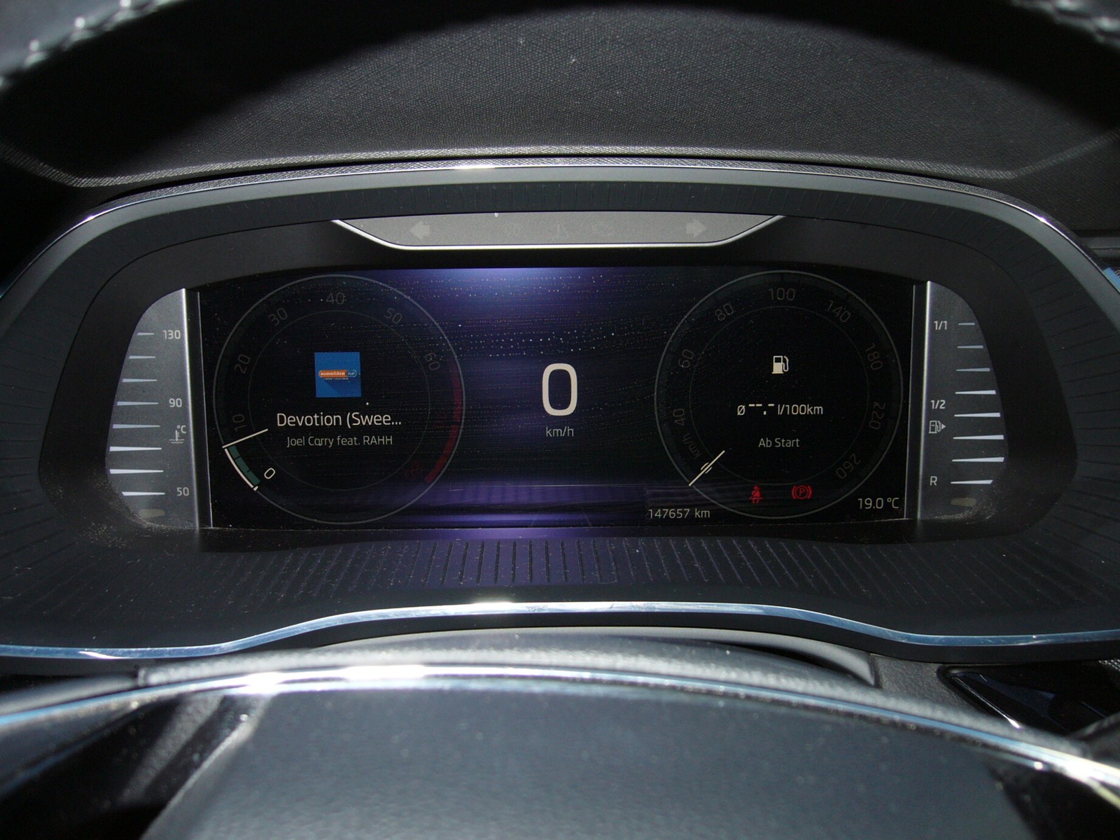 SKODA Octavia Combi 1.5 TSI ACT EVO Ambition-image-14