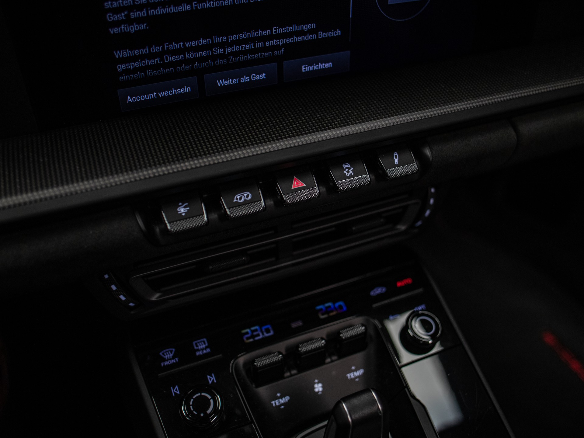 PORSCHE 911 Carrera 4 GTS Cabriolet PDK-image-28