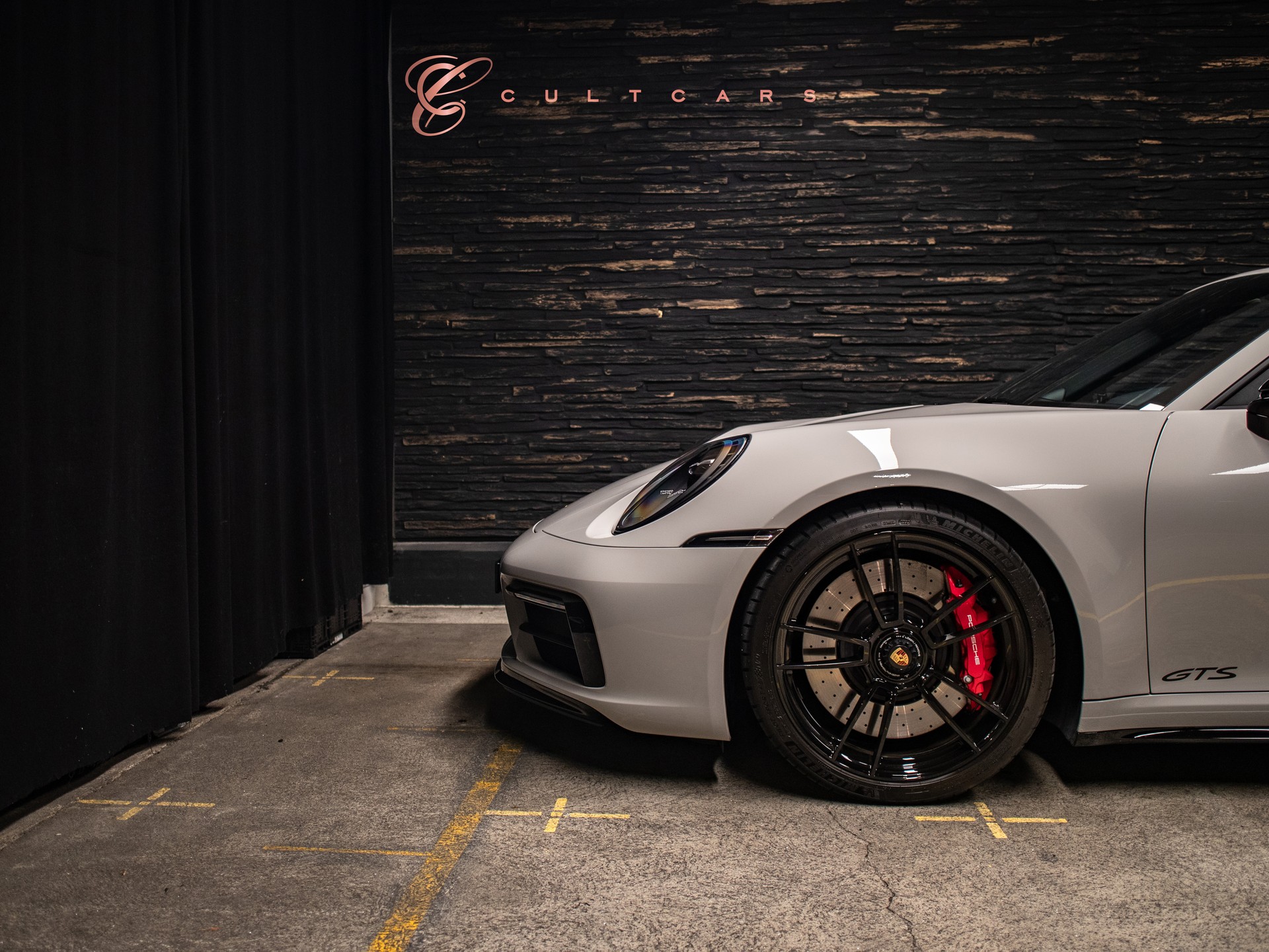 PORSCHE 911 Carrera 4 GTS Cabriolet PDK-image-5
