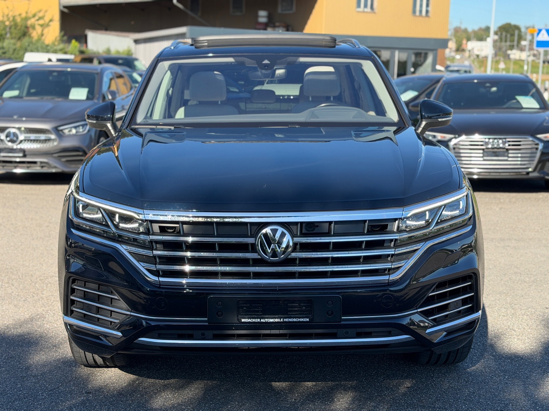 VW Touareg 3.0 TDI Elegance Tiptronic-image-1