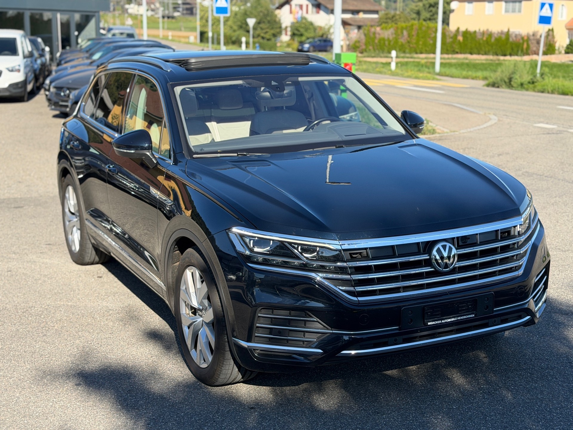VW Touareg 3.0 TDI Elegance Tiptronic-image-13
