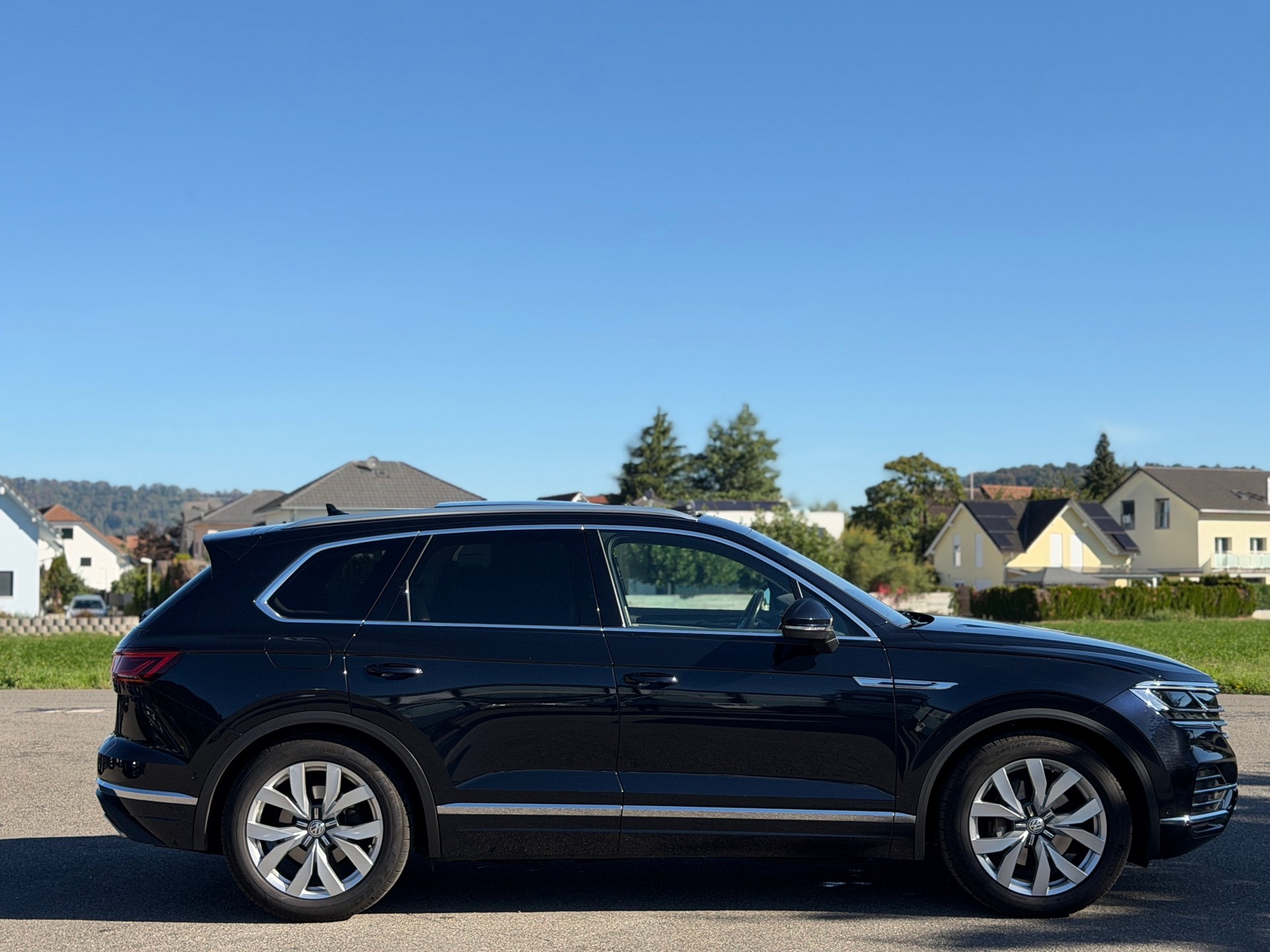 VW Touareg 3.0 TDI Elegance Tiptronic-image-11