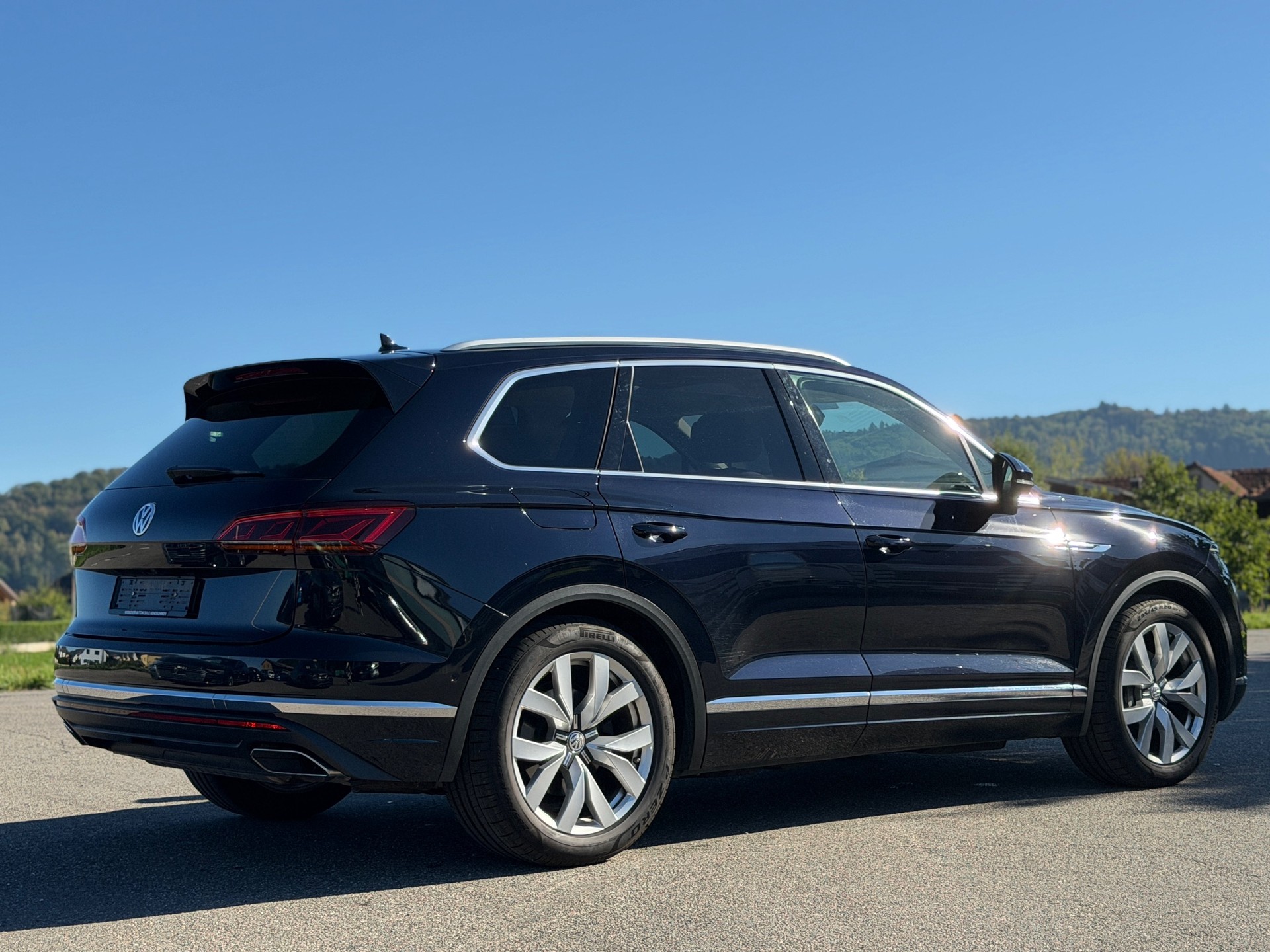VW Touareg 3.0 TDI Elegance Tiptronic-image-3