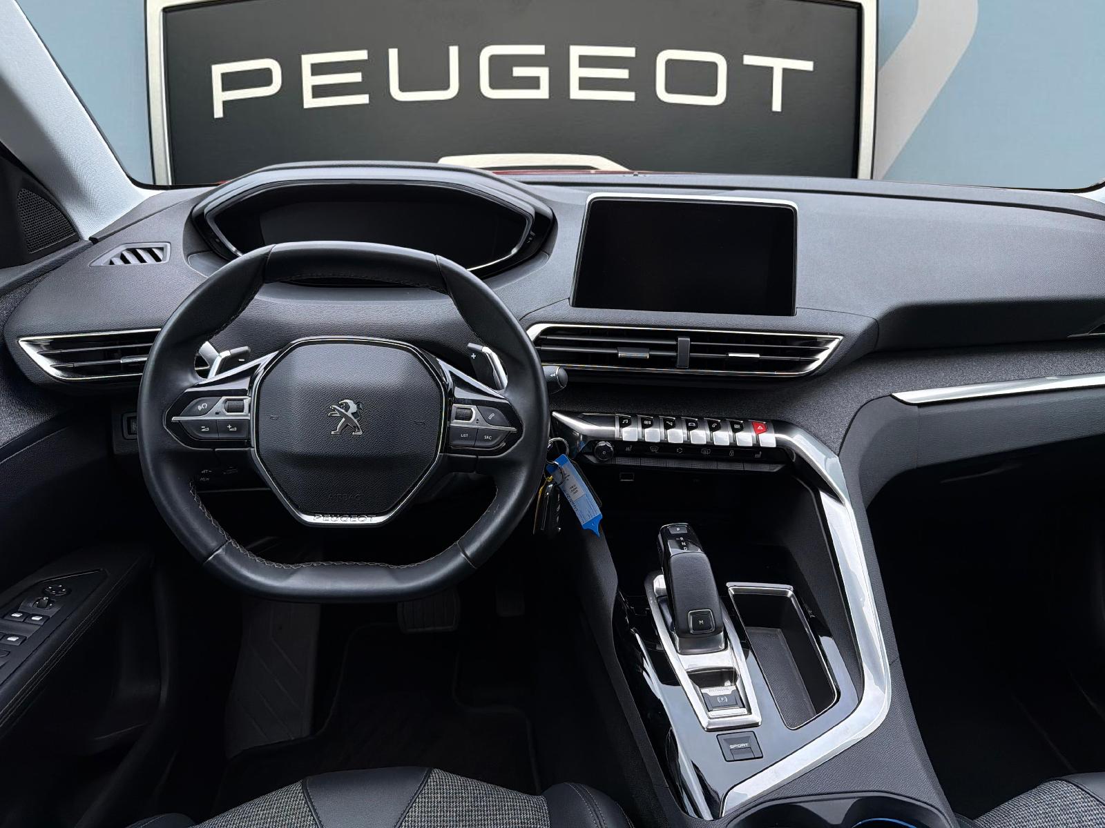PEUGEOT 3008 1.2 PureTech Allure-image-8