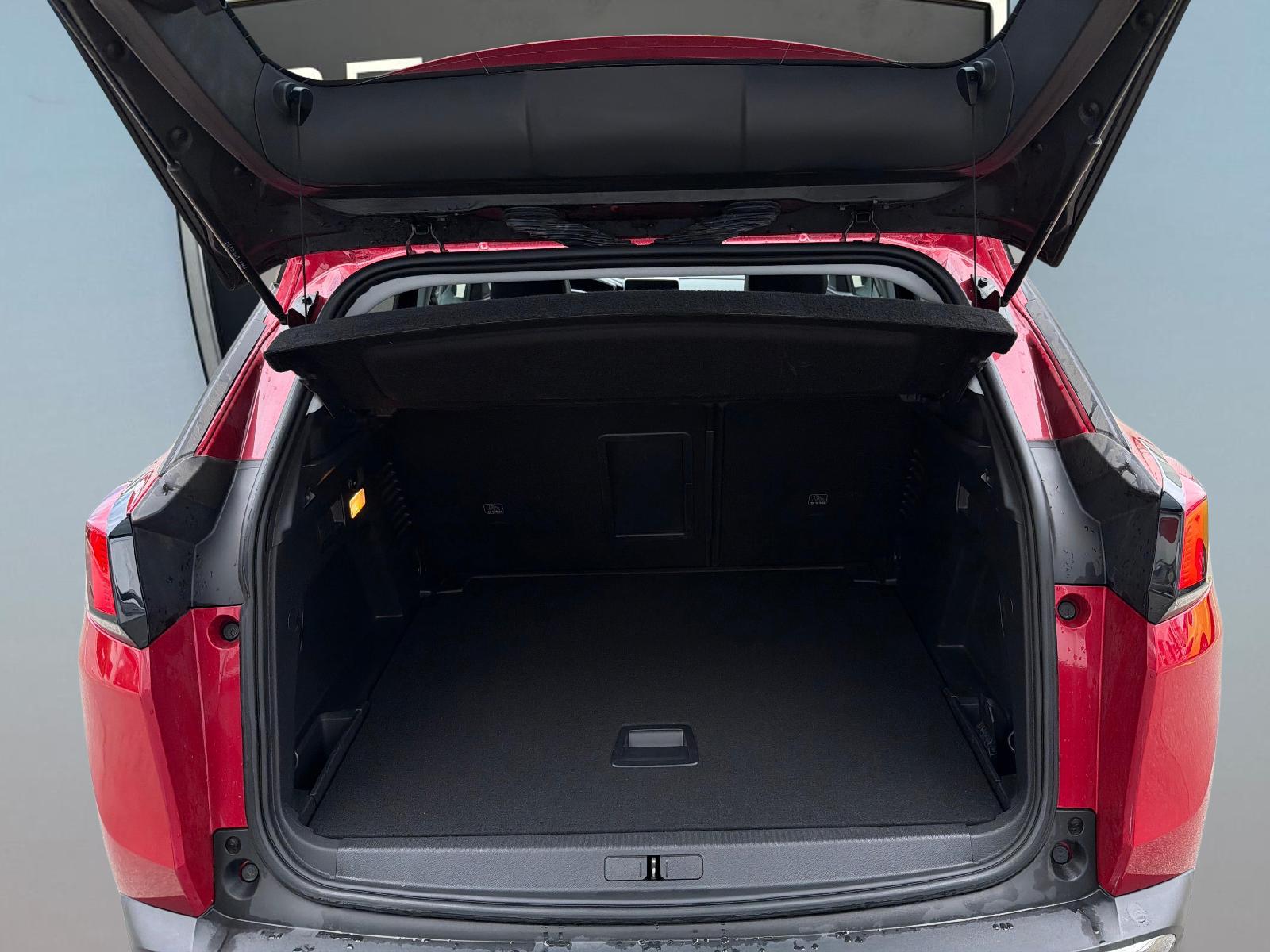 PEUGEOT 3008 1.2 PureTech Allure-image-11