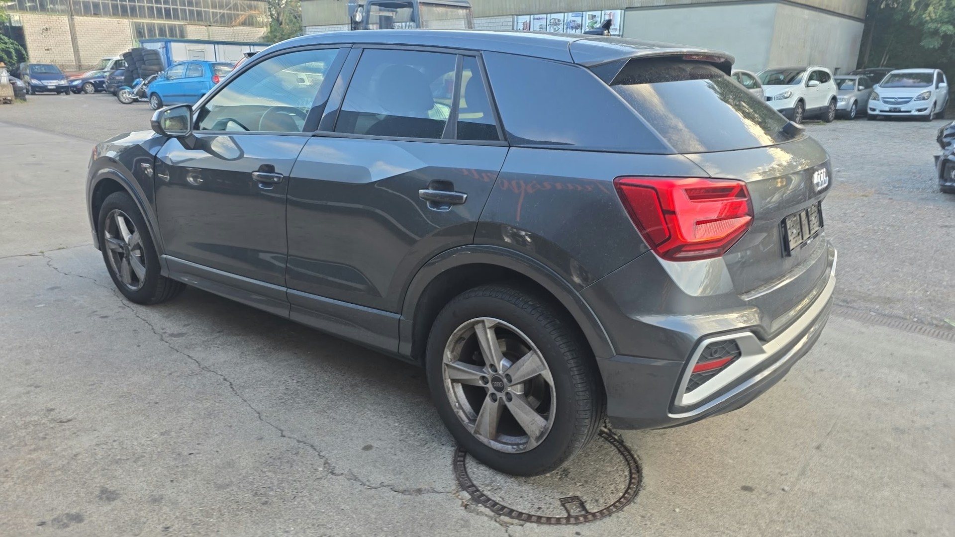 AUDI Q2 35 TDI S line quattro S-tronic-image-5