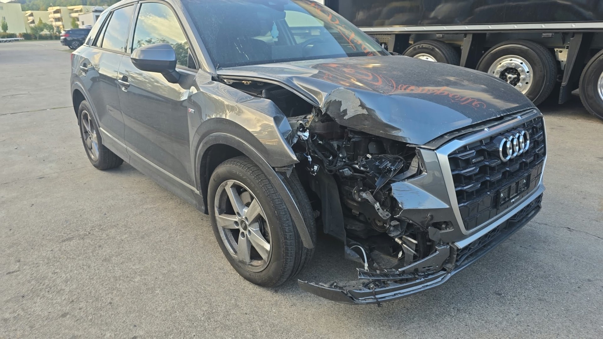 AUDI Q2 35 TDI S line quattro S-tronic-image-1