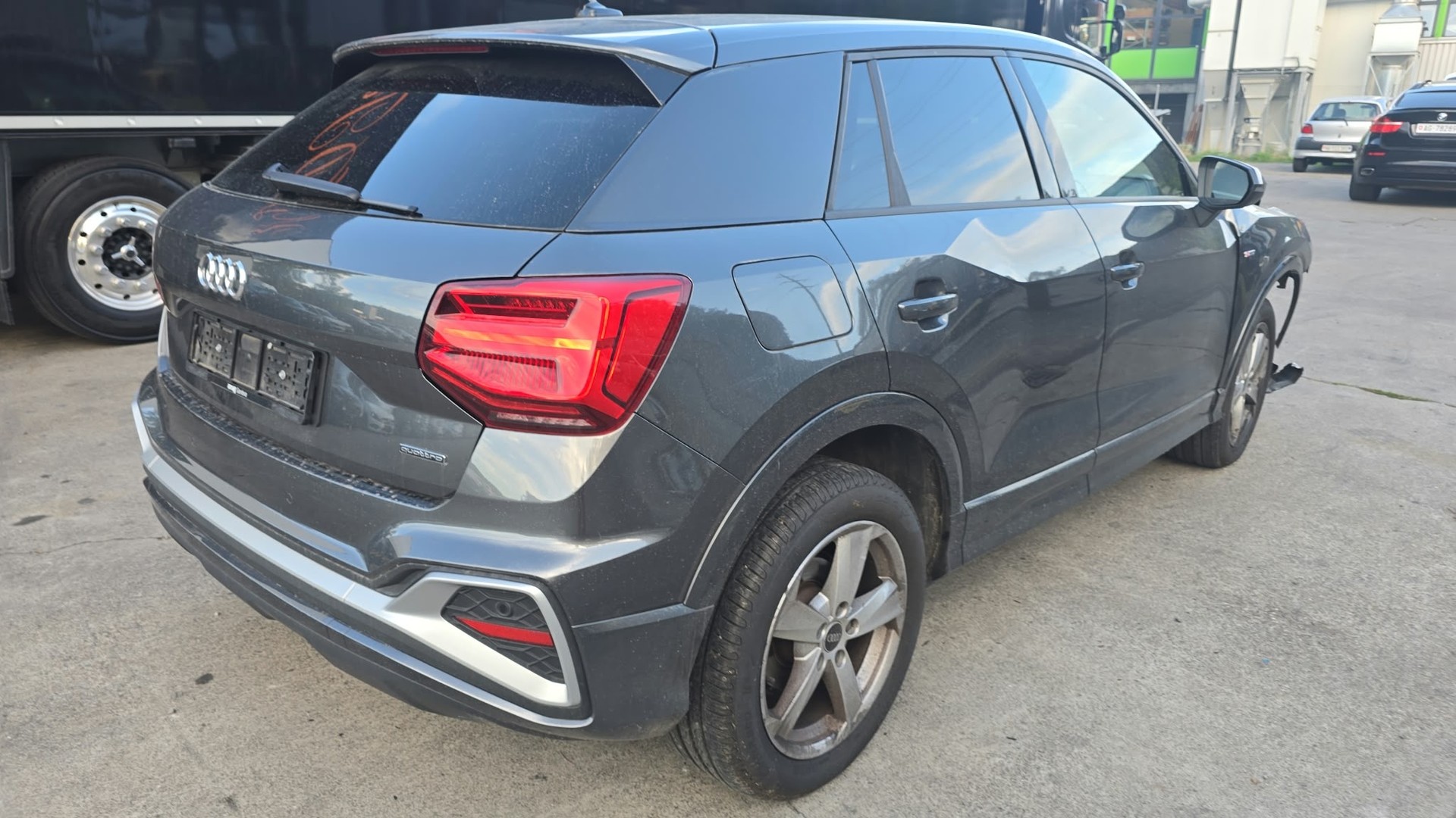 AUDI Q2 35 TDI S line quattro S-tronic-image-4