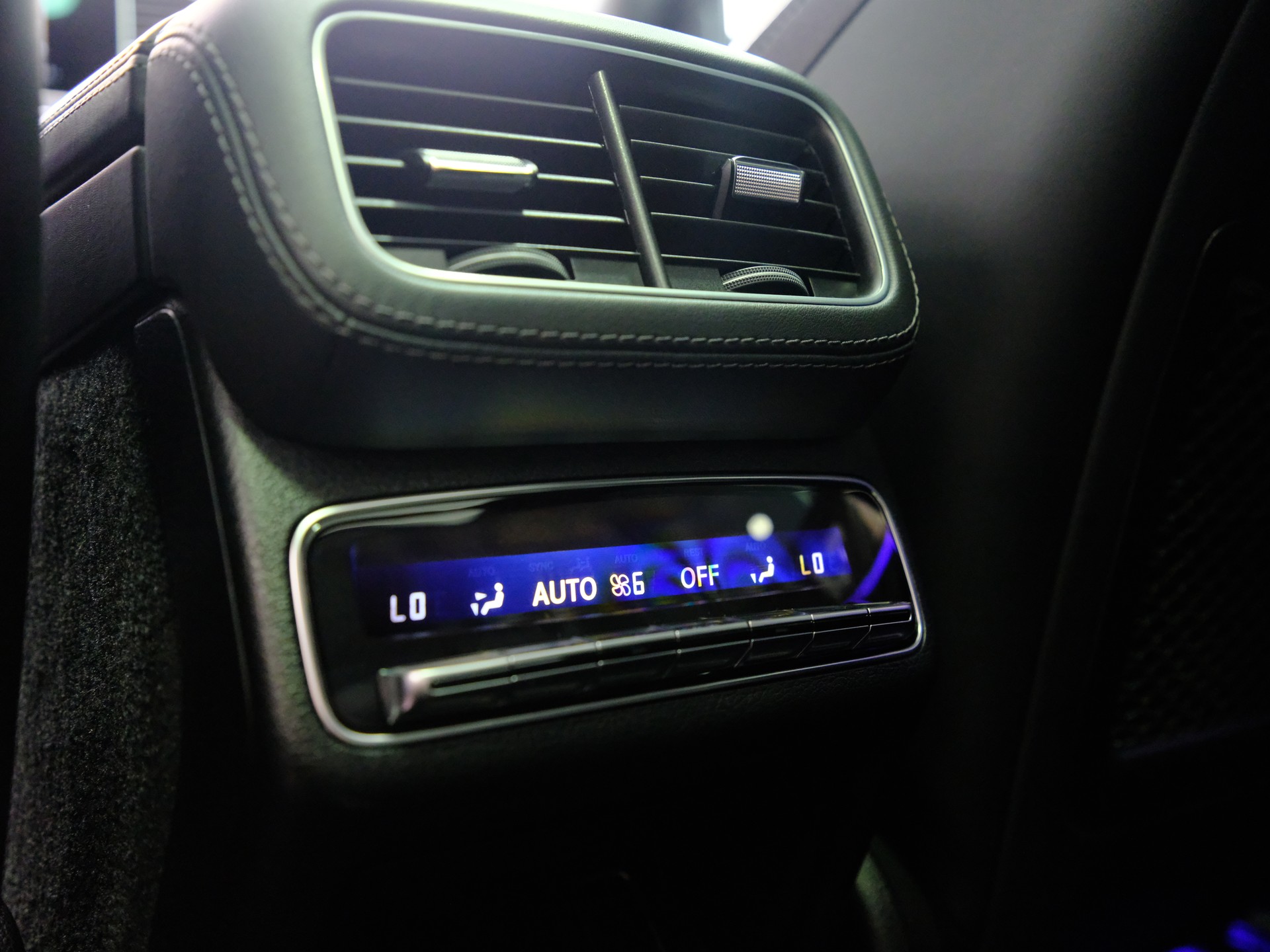 MERCEDES-BENZ GLS 63 4Matic+ TCT 9G *Burmester* *MB 100 Garantie bis 2027* *Panoramadach*-image-29
