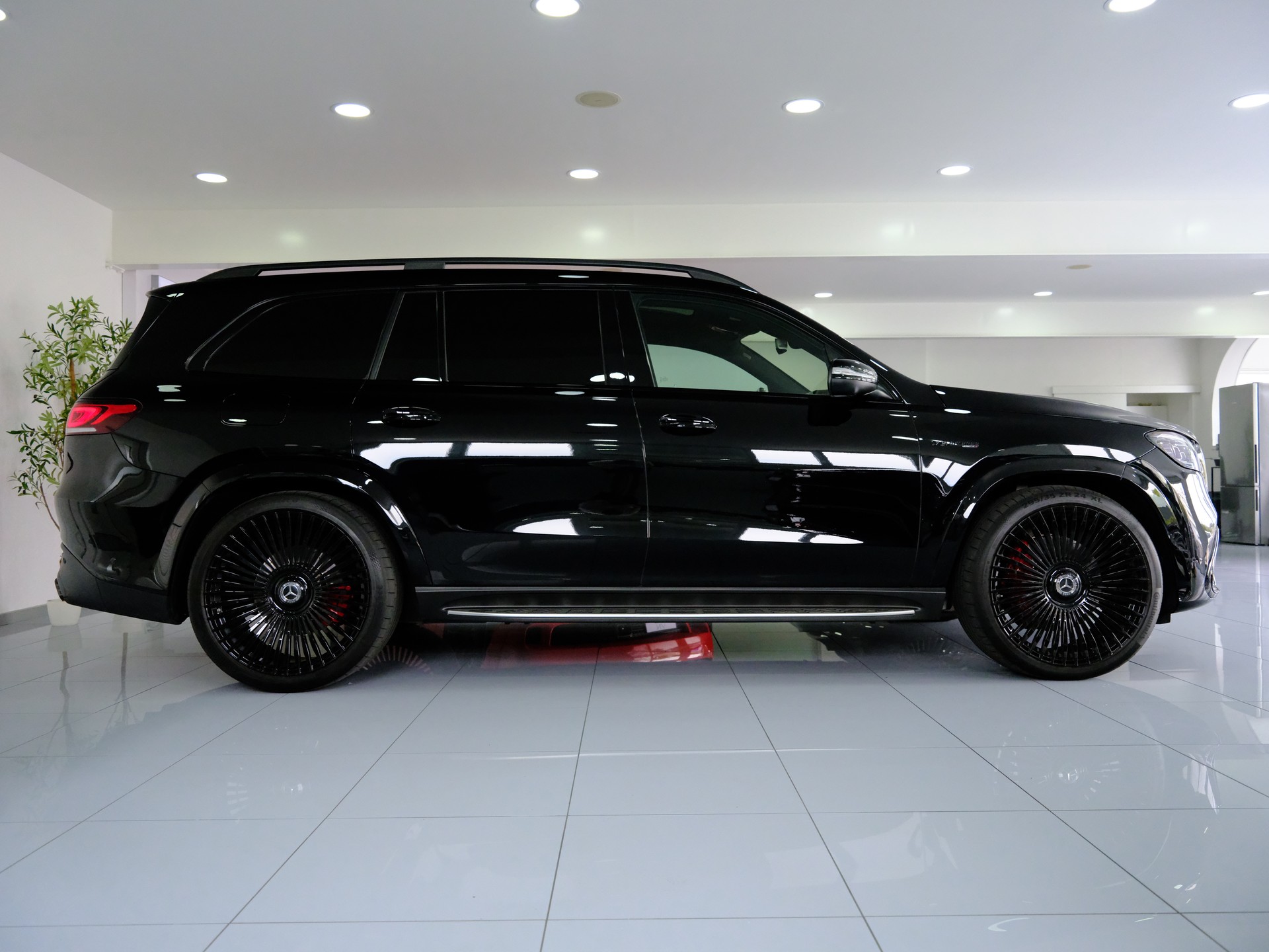 MERCEDES-BENZ GLS 63 4Matic+ TCT 9G *Burmester* *MB 100 Garantie bis 2027* *Panoramadach*-image-7