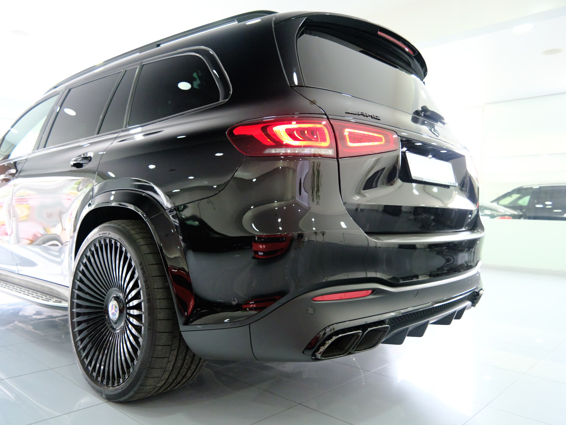 MERCEDES-BENZ GLS 63 4Matic+ TCT 9G *Burmester* *MB 100 Garantie bis 2027* *Panoramadach*-image-13