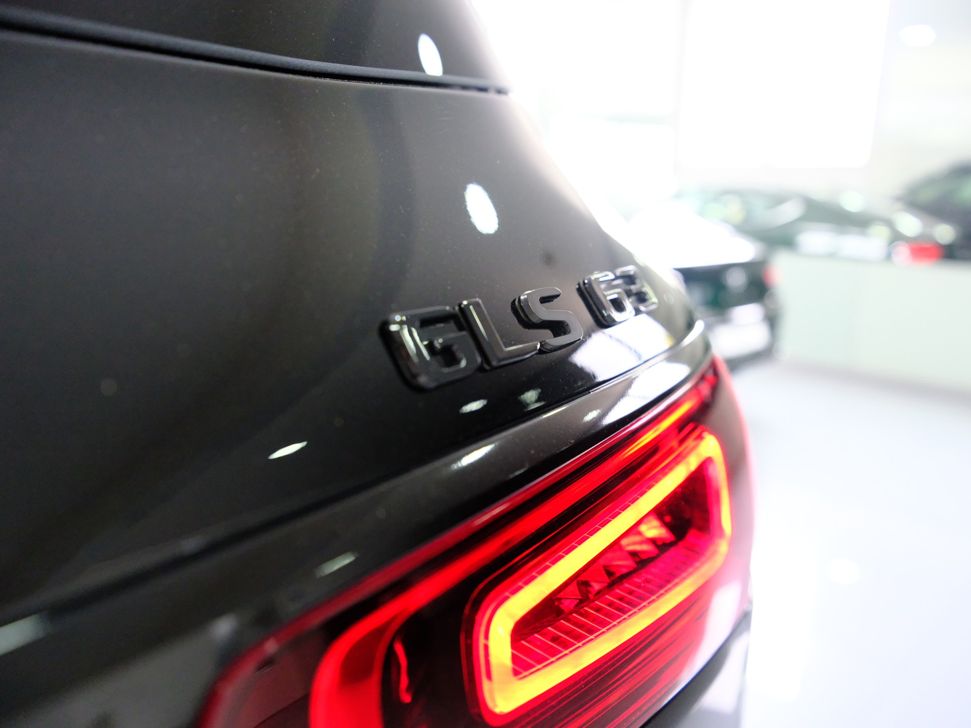 MERCEDES-BENZ GLS 63 4Matic+ TCT 9G *Burmester* *MB 100 Garantie bis 2027* *Panoramadach*-image-12