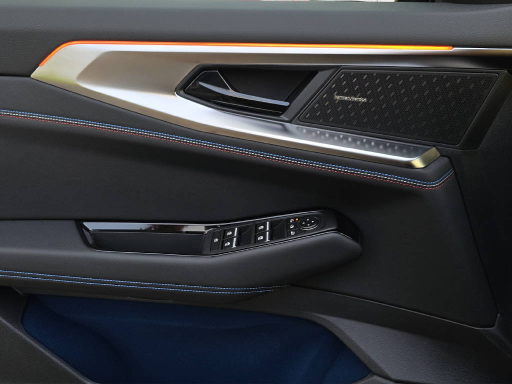 RENAULT Rafale 1.2 E-Tech Plug-in Atelier Alpine-image-14