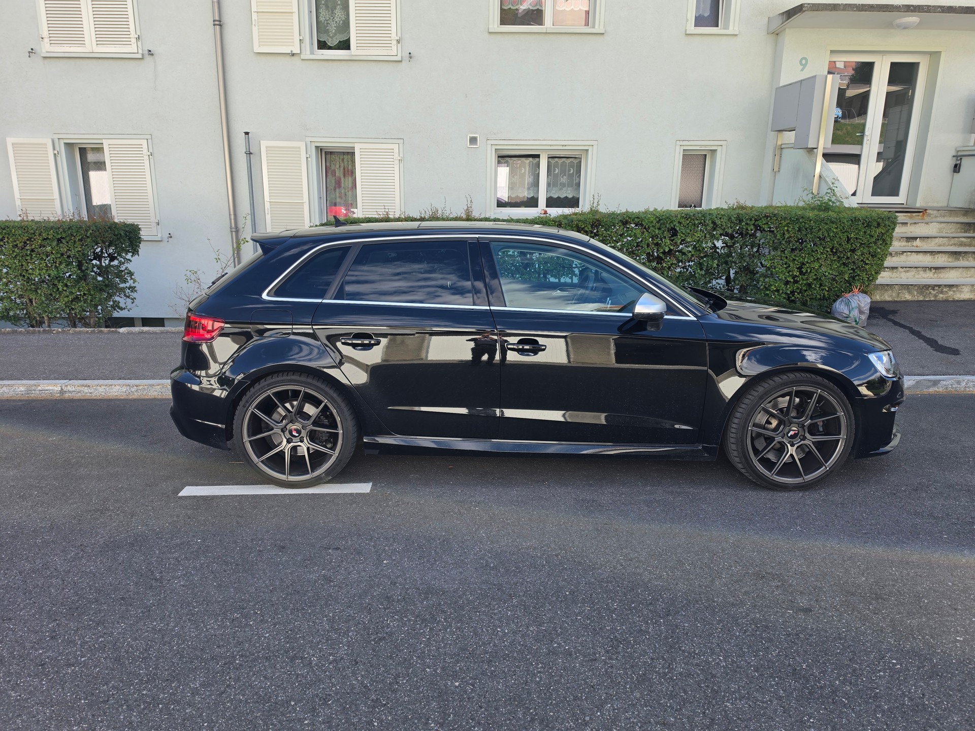 AUDI 2.5 T FSI quattro S-Tronic-image-1