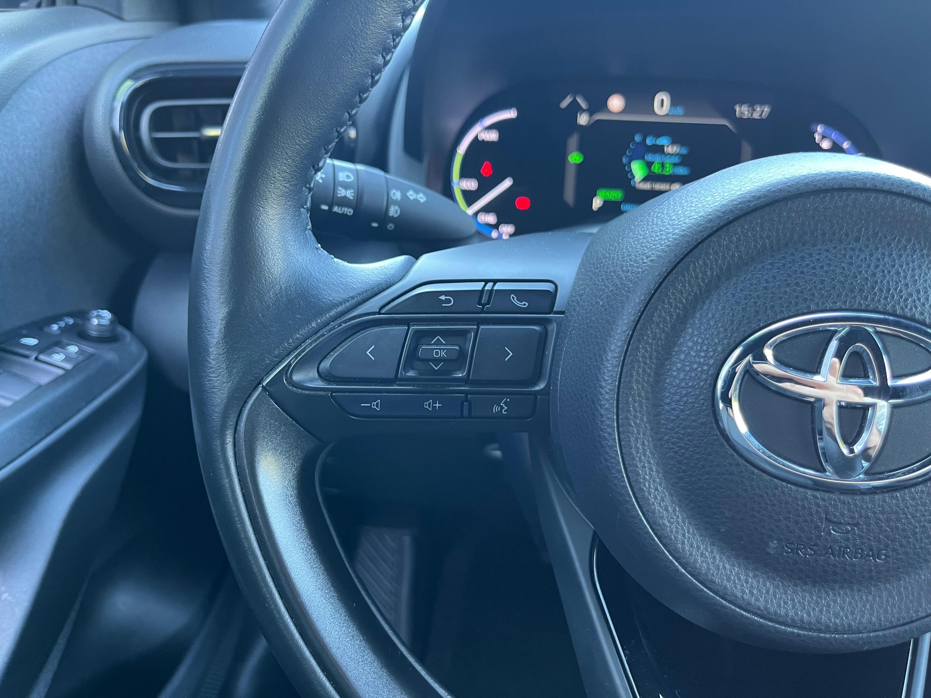 TOYOTA Yaris Cross 1.5 Elegant e-CVT AWDi-image-16