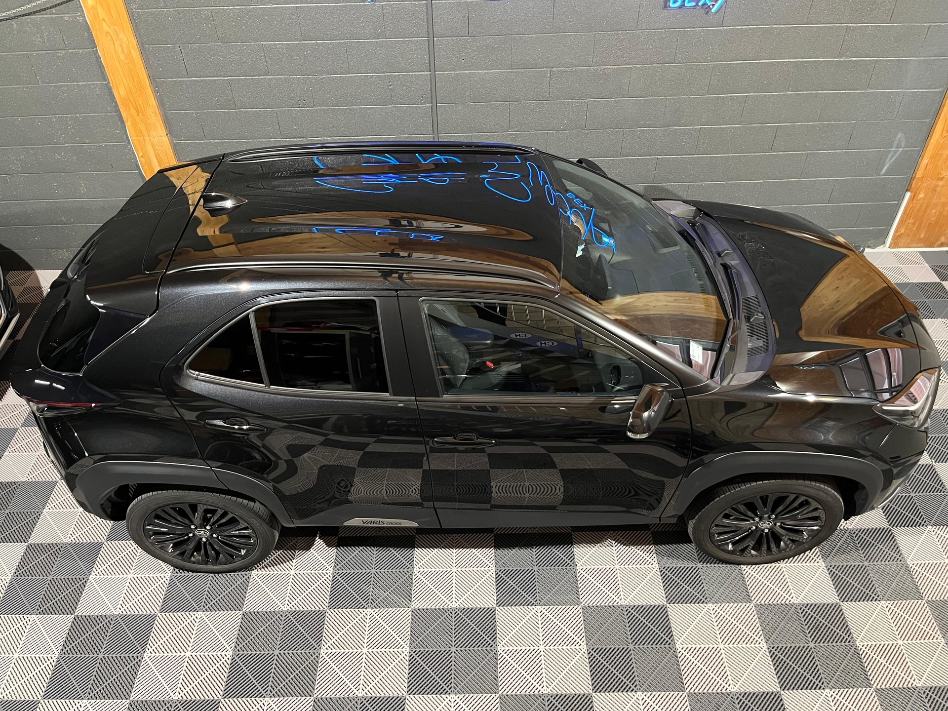 TOYOTA Yaris Cross 1.5 Elegant e-CVT AWDi-image-1