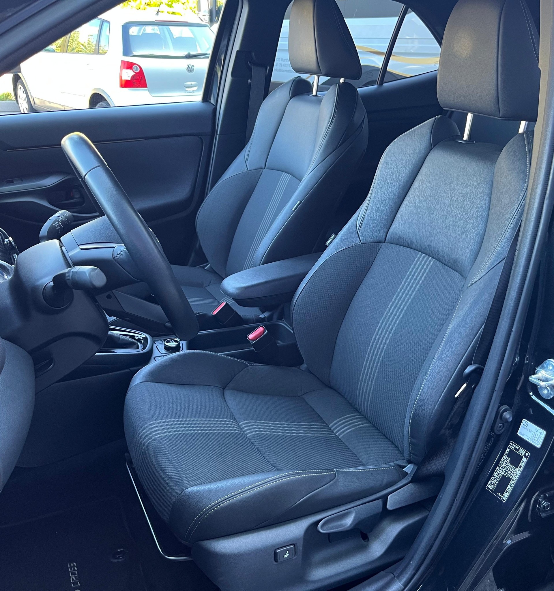 TOYOTA Yaris Cross 1.5 Elegant e-CVT AWDi-image-10