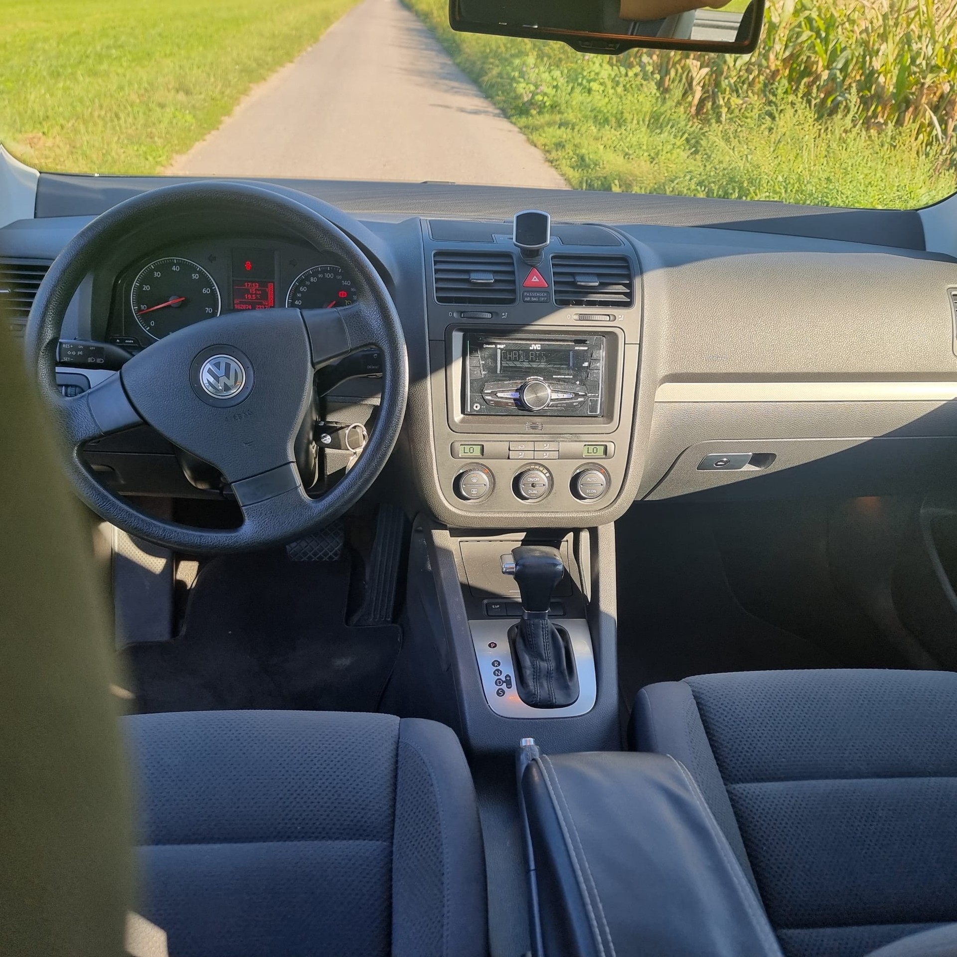 VW 2.0 Essence-image-5
