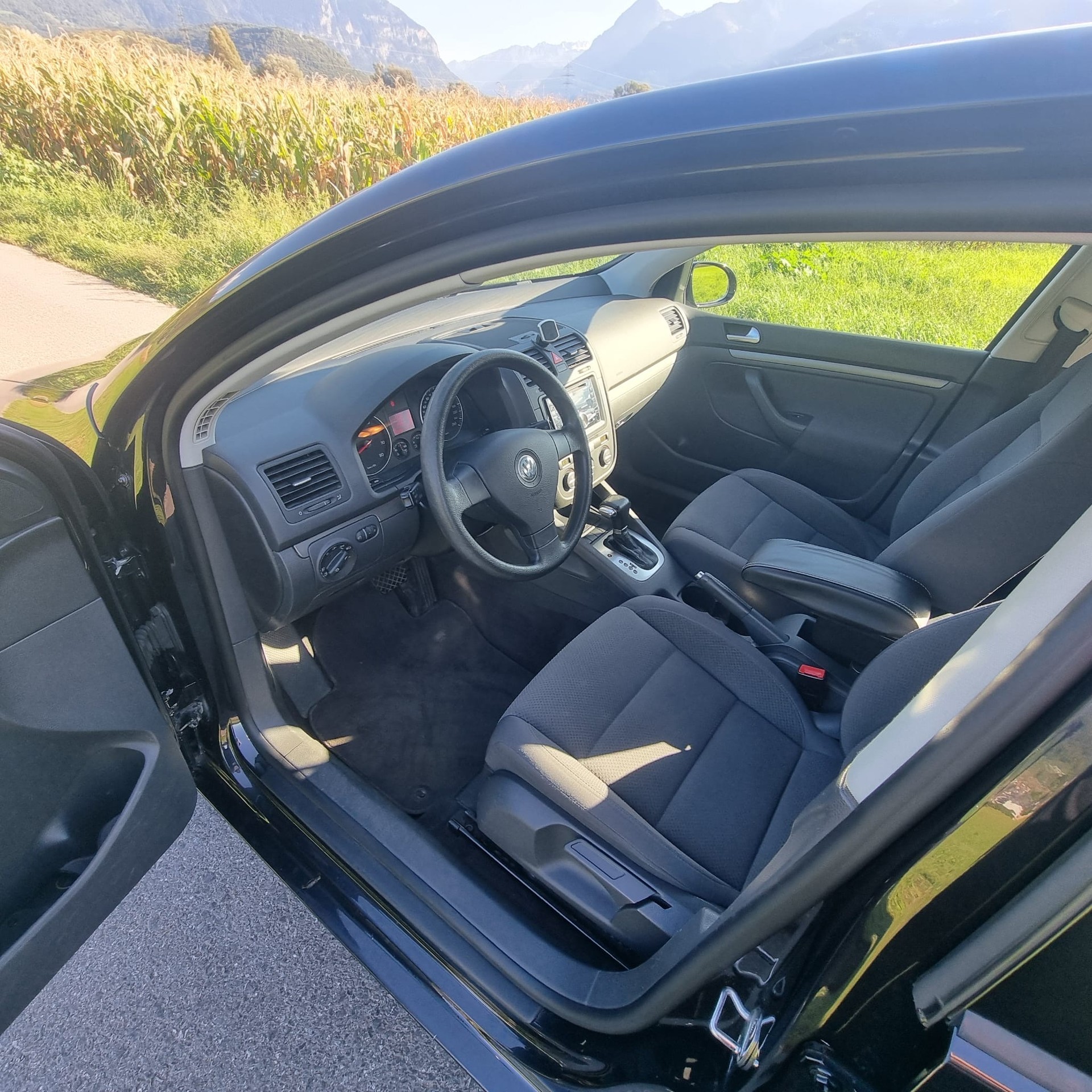 VW 2.0 Essence-image-6