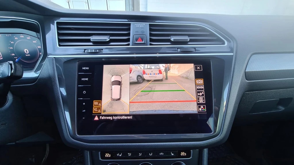 VW Tiguan 2.0 TDI SCR Highline 4Motion DSG ** 190PS ** GR-Navi ** RF-Kamera ** Abstandsregelsysteme ** Frisch Ab MFK & Service **-image-12