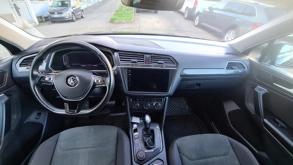 VW Tiguan 2.0 TDI SCR Highline 4Motion DSG ** 190PS ** GR-Navi ** RF-Kamera ** Abstandsregelsysteme ** Frisch Ab MFK & Service **-image-13