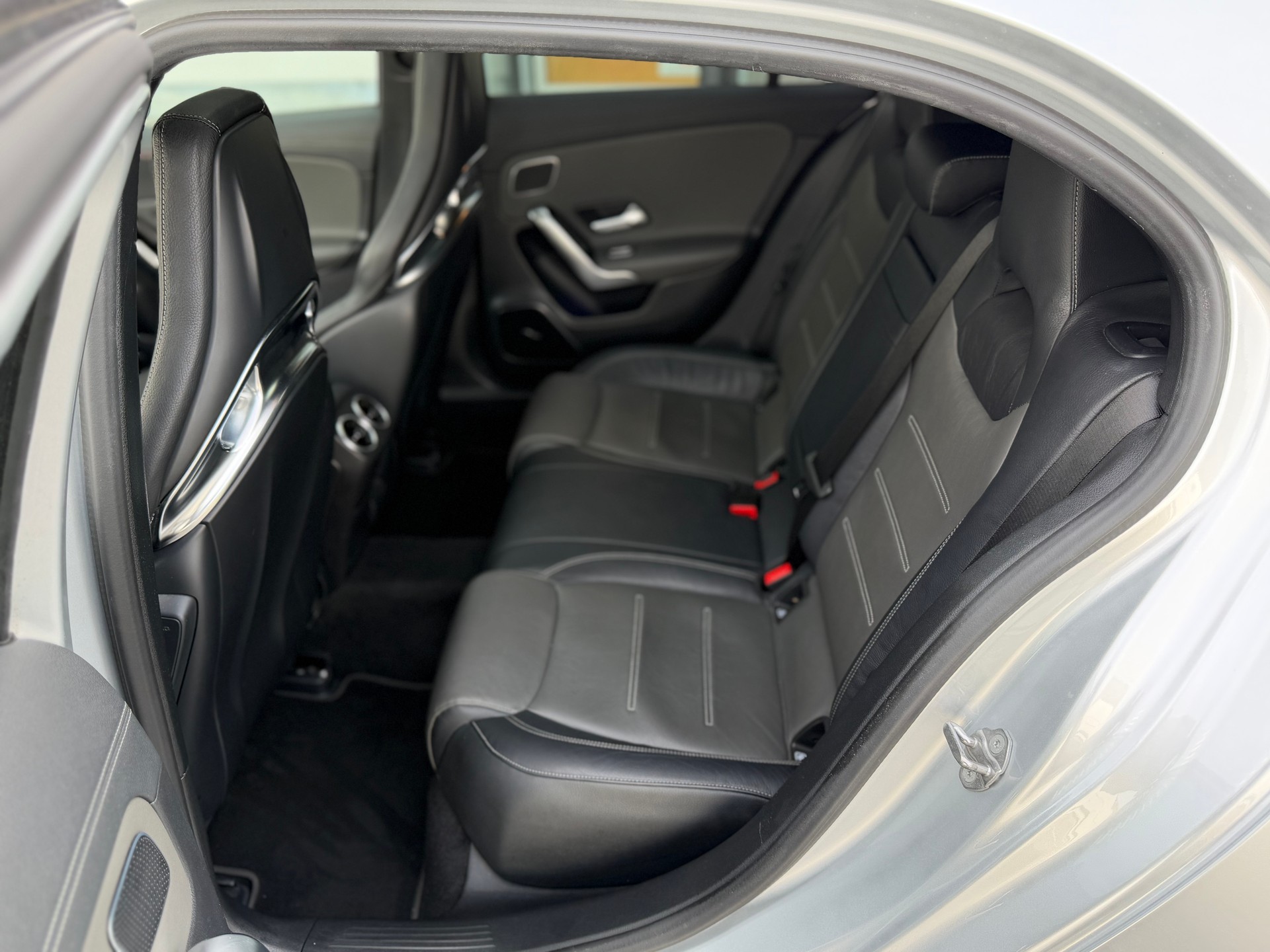 MERCEDES-BENZ A 45 S AMG 4Matic+ Speedshift-image-13