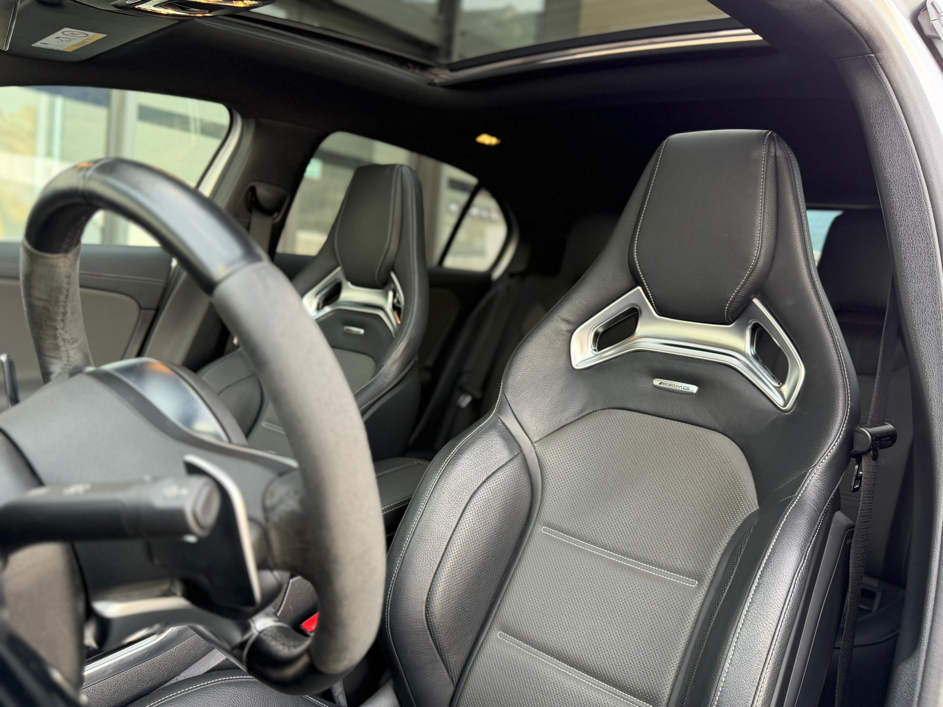 MERCEDES-BENZ A 45 S AMG 4Matic+ Speedshift-image-12