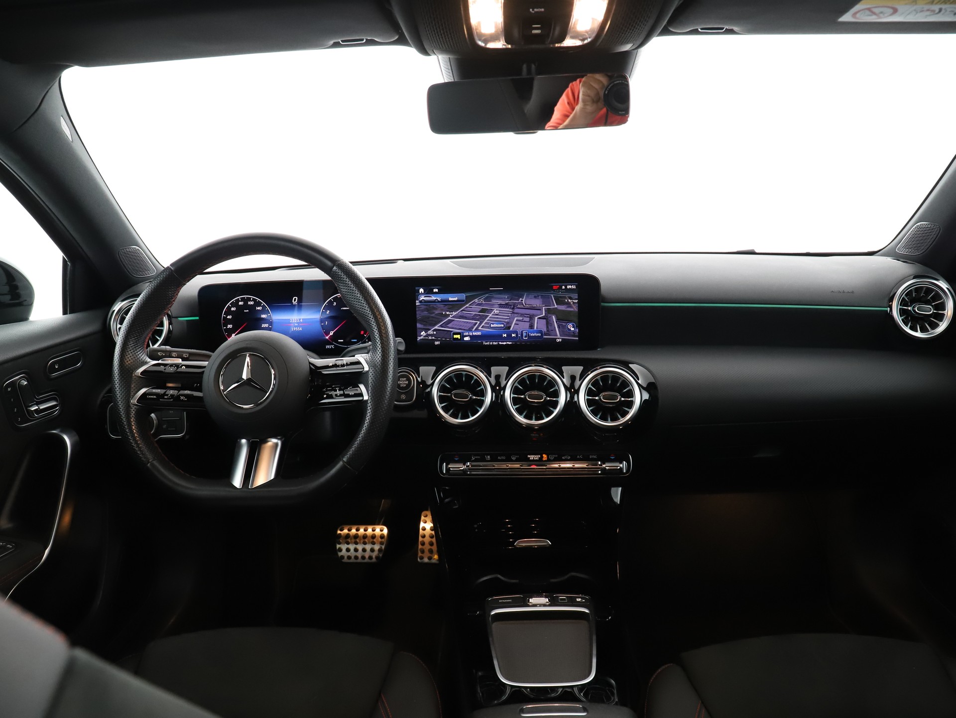 MERCEDES-BENZ A 220 4Matic 8G-DCT-image-10
