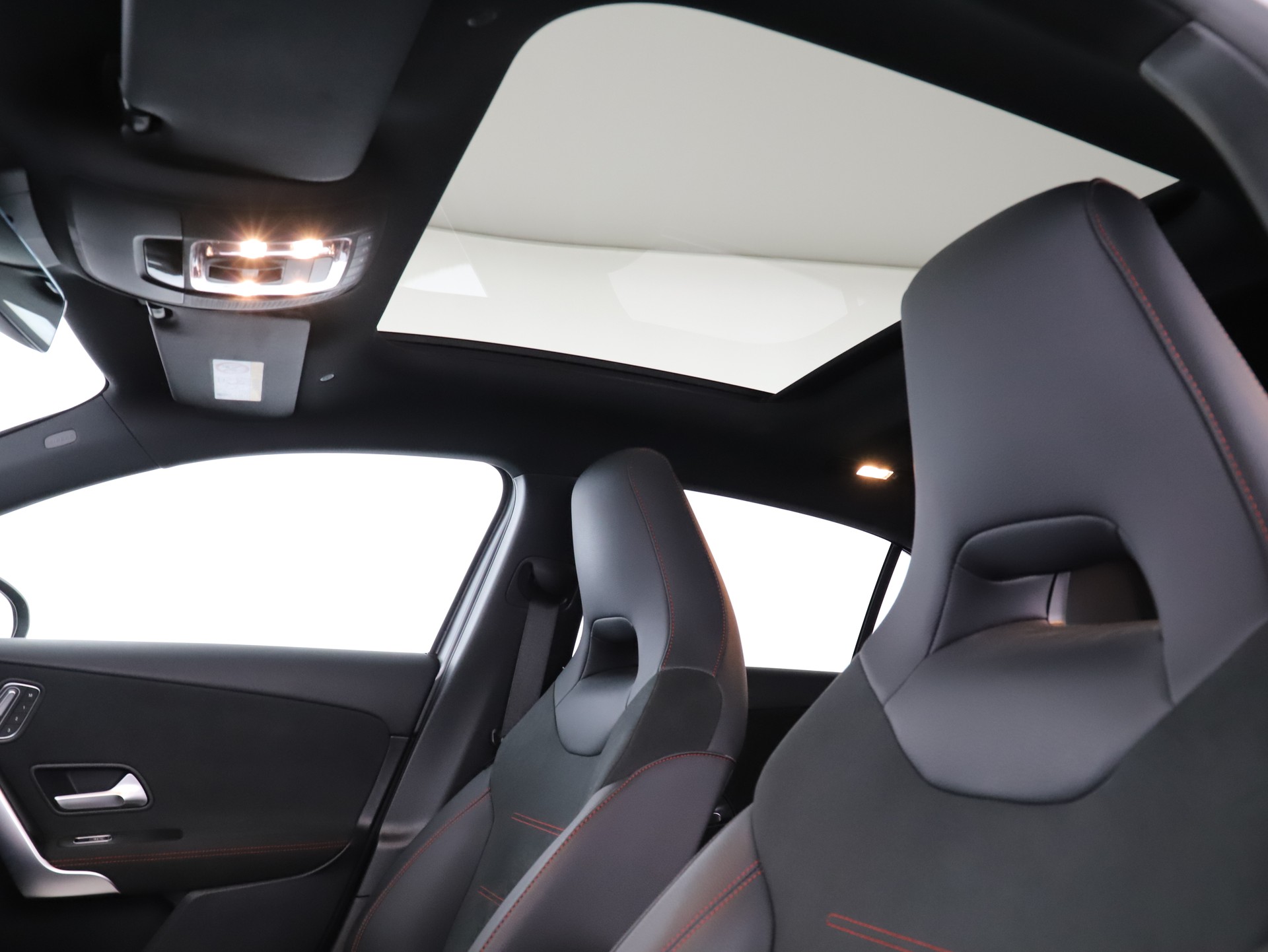 MERCEDES-BENZ A 220 4Matic 8G-DCT-image-13