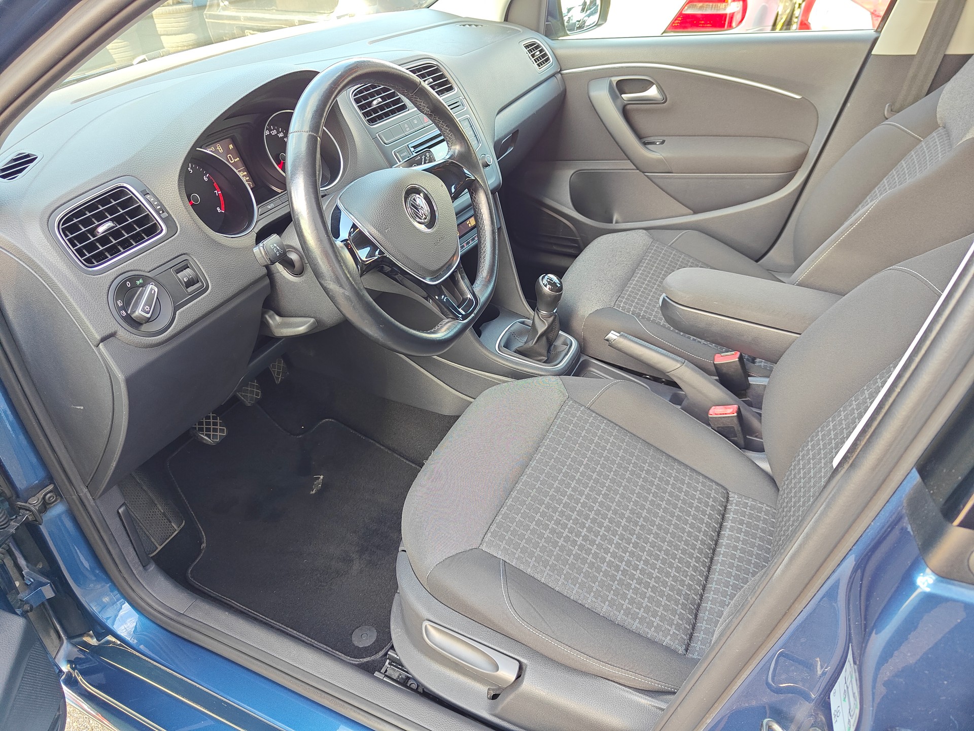 VW Polo 1.2 TSI BMT Trendline-image-6
